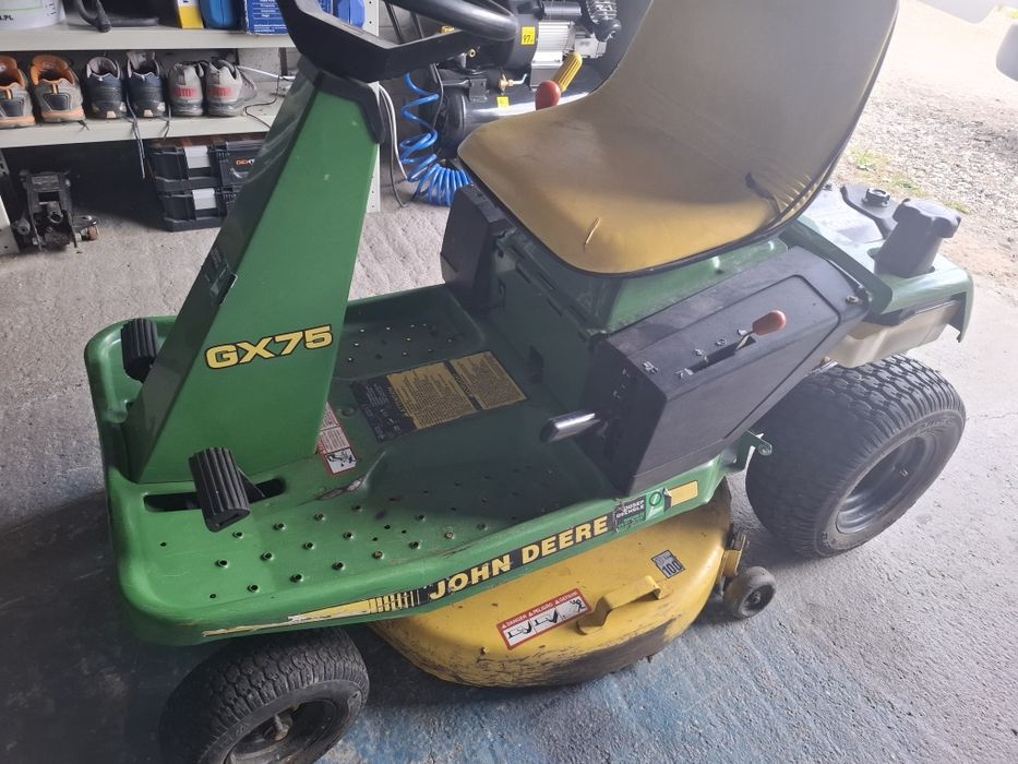 Kosiarka traktorek John Deere GX75