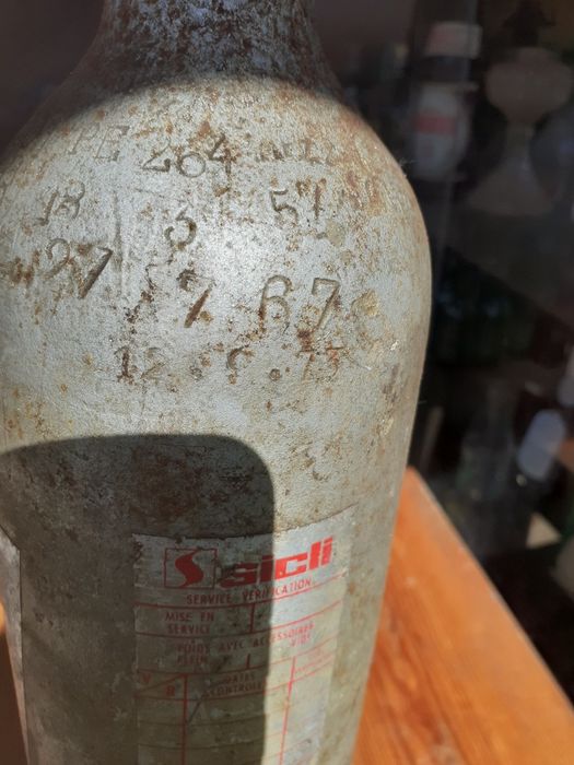 Extintor antigo para antiguidade