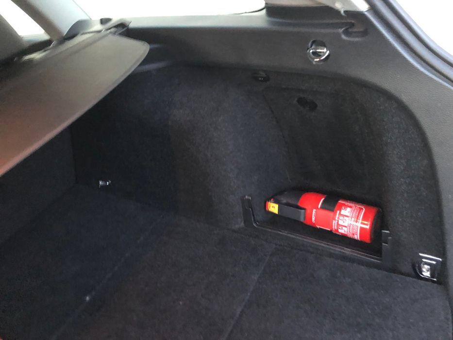 Обшивка багажника Фольксваген Пассат Б6 Б7 Б8