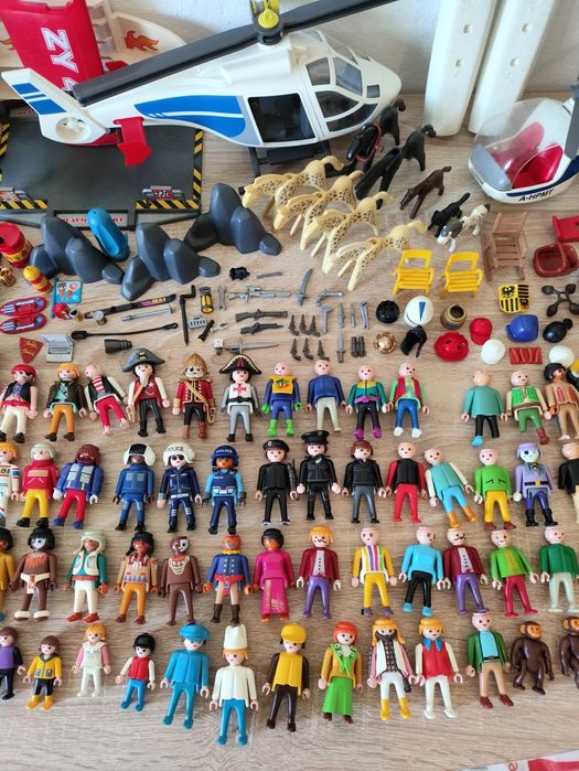 +200 Peças Lote Variado Playmobil anos 2000