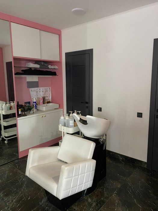 Продаж салону краси/ Готовий бізнес/ Фасад/ Осокорки/ Київ