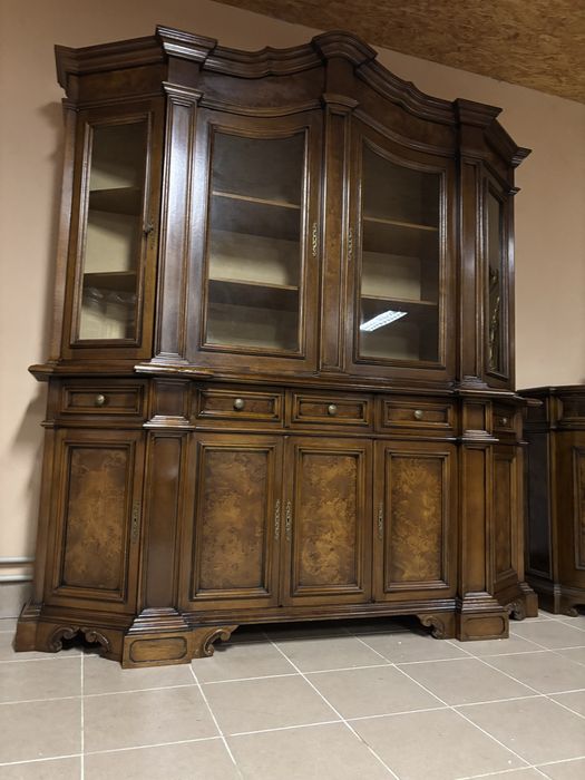 Włoska Stylowa Witryna Kredens Bliblioteczka Ludwik Barok Czeczot