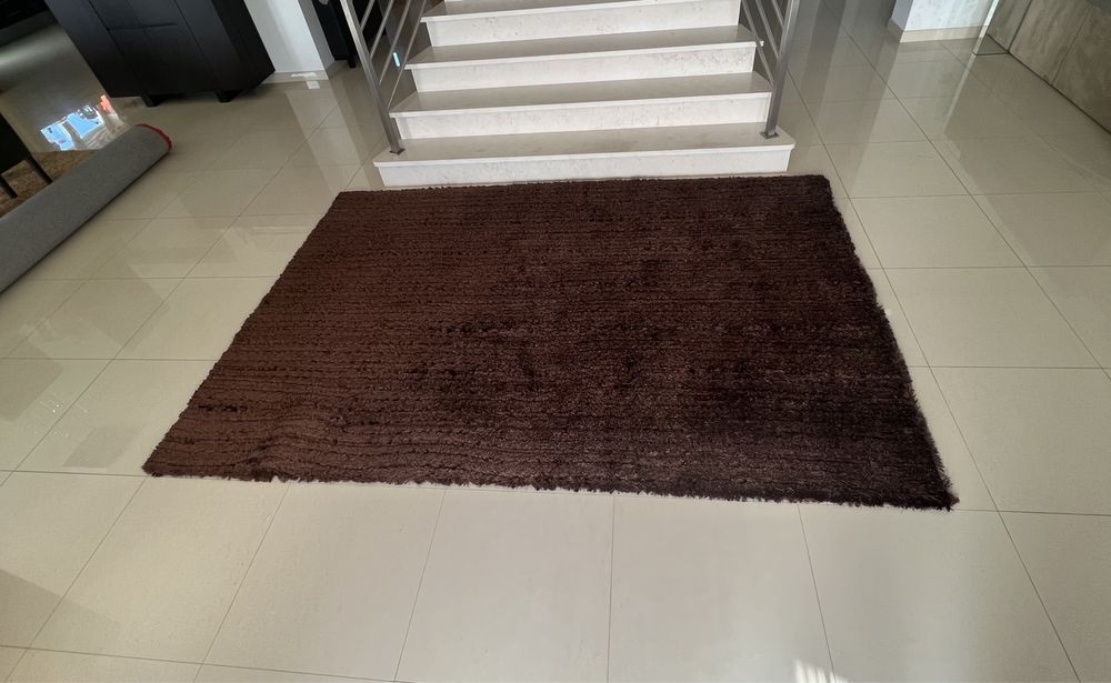 Tapete castanho chocolate pêlo alto com 200x300