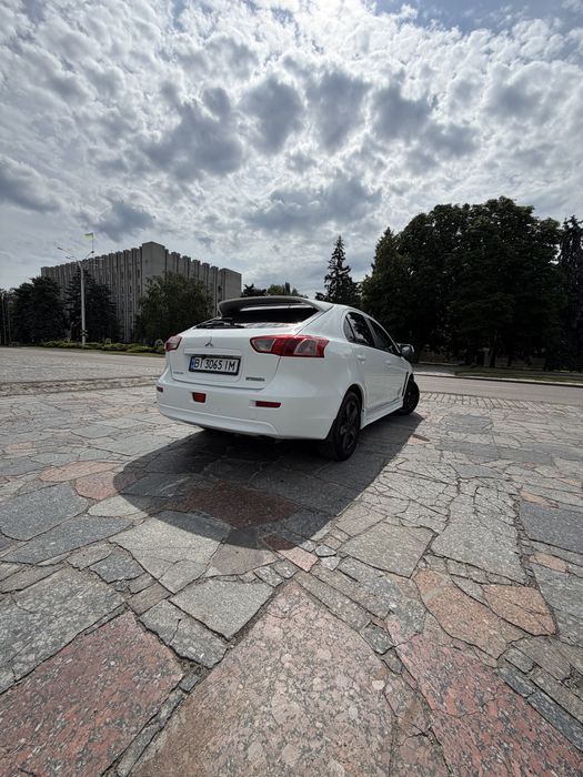 Mitsubishi lancer 10