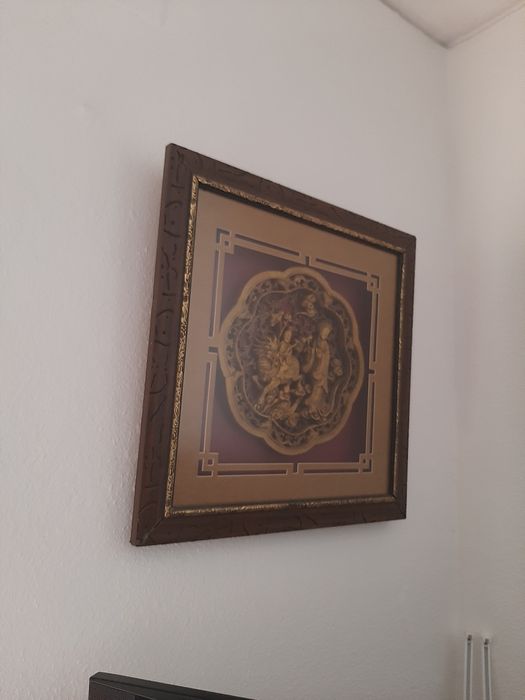 Quadro com base em bordaux