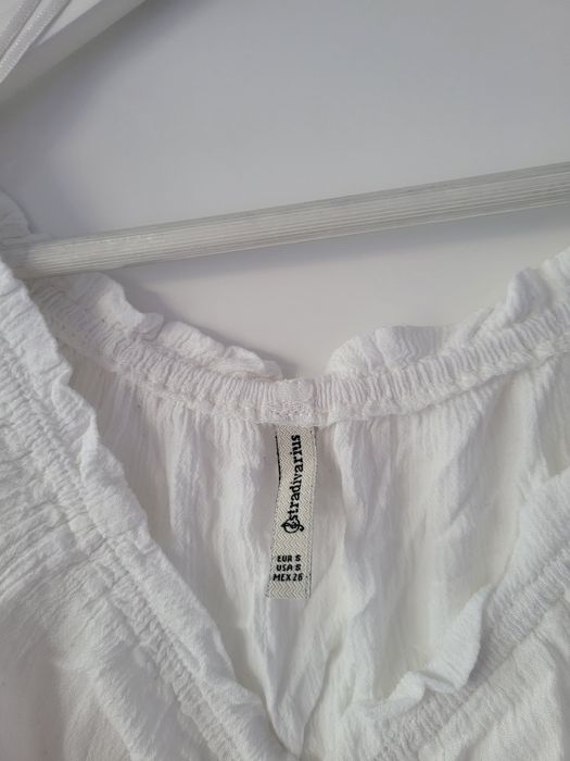 Biała bluzka koszulka hiszpanka Stradivarius S