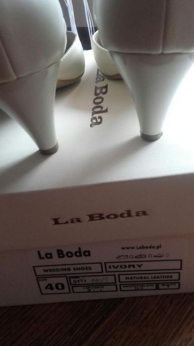Buty skórzane La Boda z cekinami Swarovskiego