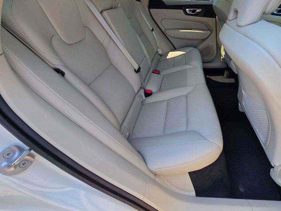 Volvo XC60 B5 Momentum      2022