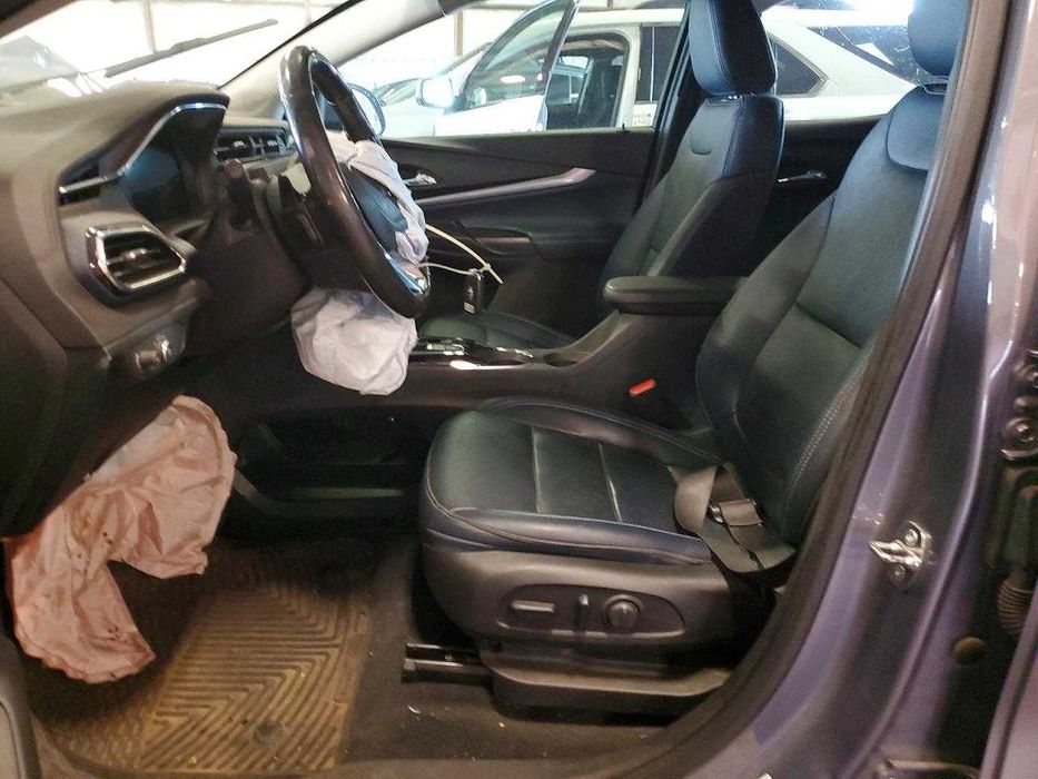2023 Chevrolet Bolt EUV PREMIER в дорозі