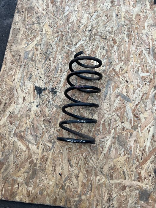 4823135020 Пружина задняя Toyota 4Runner  1995