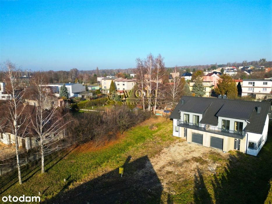 Nowoczesny dom w zabudowie bliźniaczej w Rogoźniku