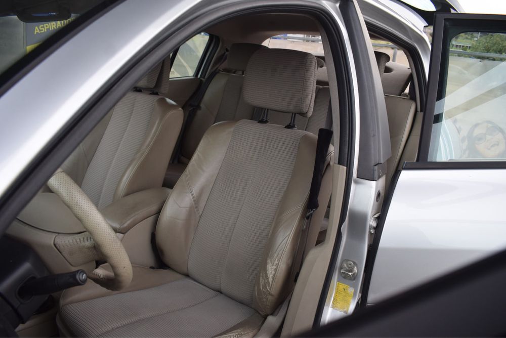 Renault Megane 1.5 dCi - Versão Luxe Privilege - Com GPS e Económico