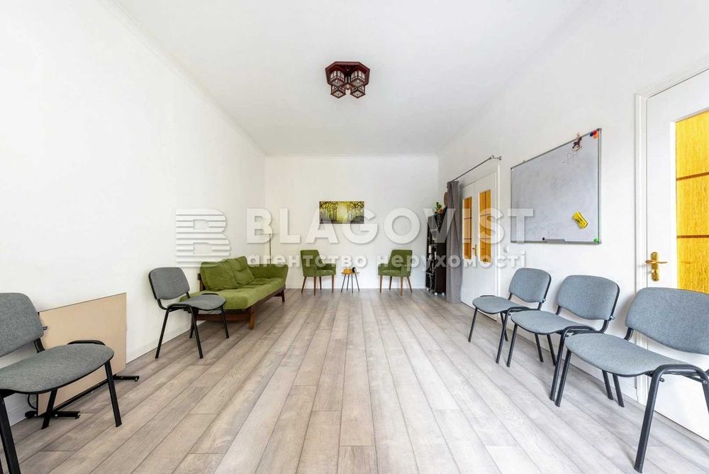 117м2 3 к квартира Князів Острозських Мирного Гусовського Резницька