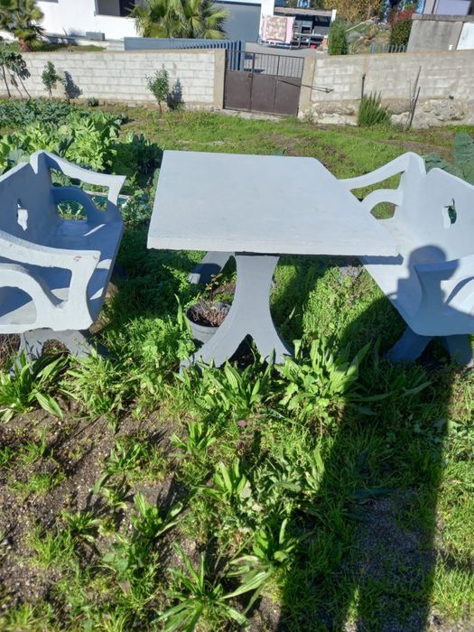 Mesa de pedra para jardim