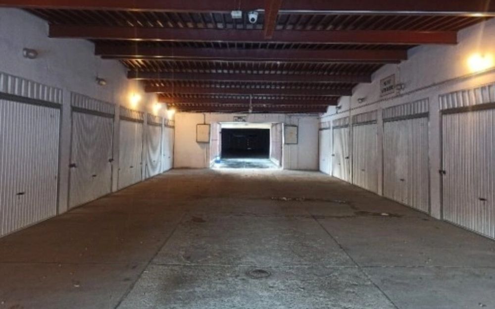 Wynajmę garaż ul. Wiązowa/Lelewela