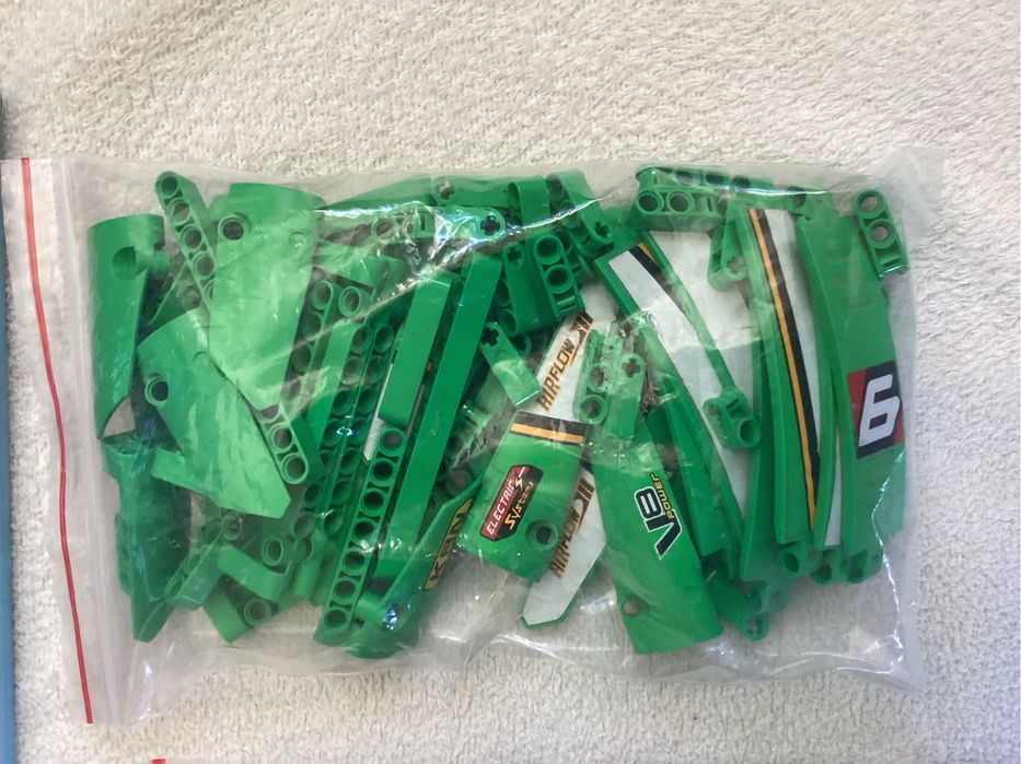 LEGO Technic Superszybka wyścigówka 42039