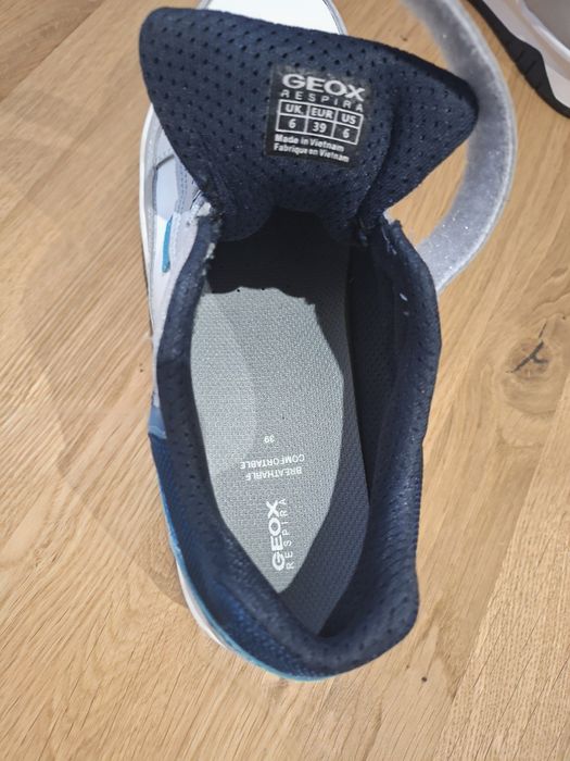 Buty chłopięce Geox nowe  r. 39