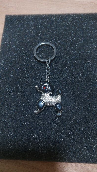 Брелок на сумку или ключи Пудель со стразами.