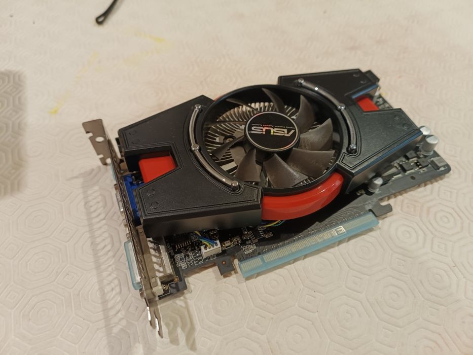 Placa Gráfica ASUS GTX550 1GB