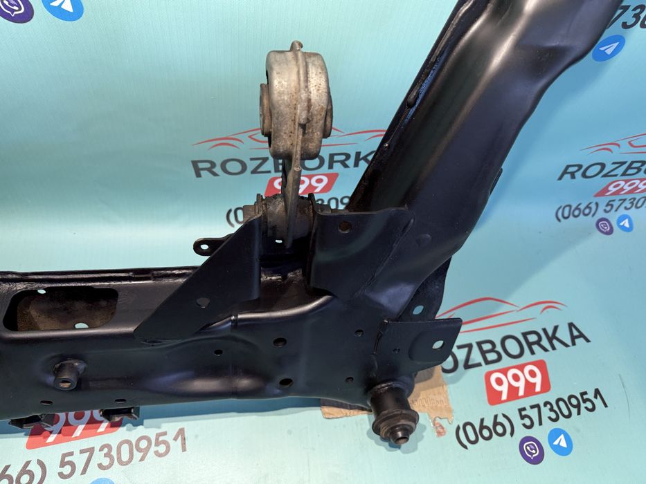 Підрамник передній Nissan Rogue X trail T32 подрамник Рог Т32