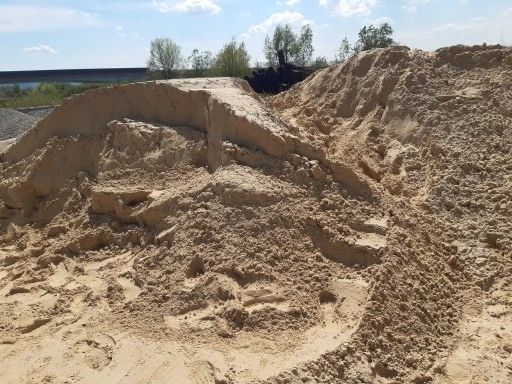 Piach piasek podsypka piasek kopany z transportem