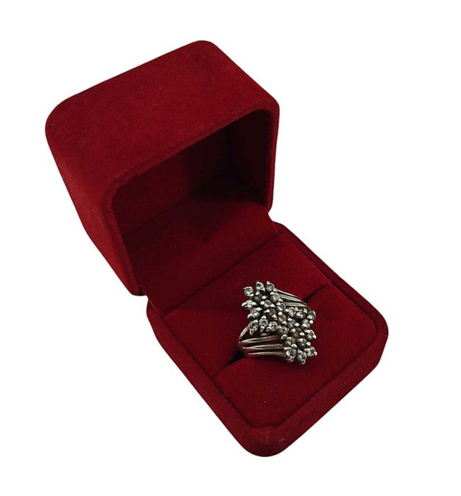 Śliczny srebrny pierścionek 925 – 8,17 g