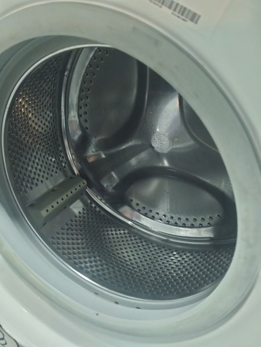 Продам Стиральную машину Indesit