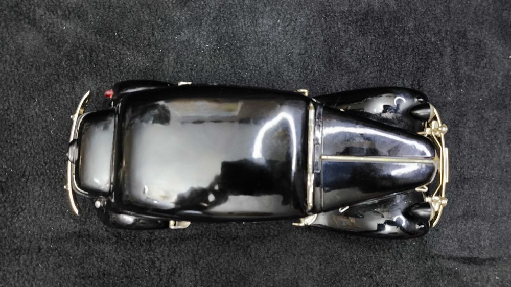 Модель авто 1.18 Citroen 15CV 6 Cyl 1952 Black (Maisto, made in Thailand)