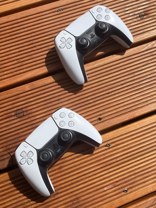Ps5 digital bez napędu stan idealny dwa pady