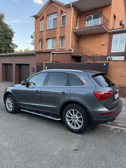 Audi Q5 2012 2л дизель Quattro