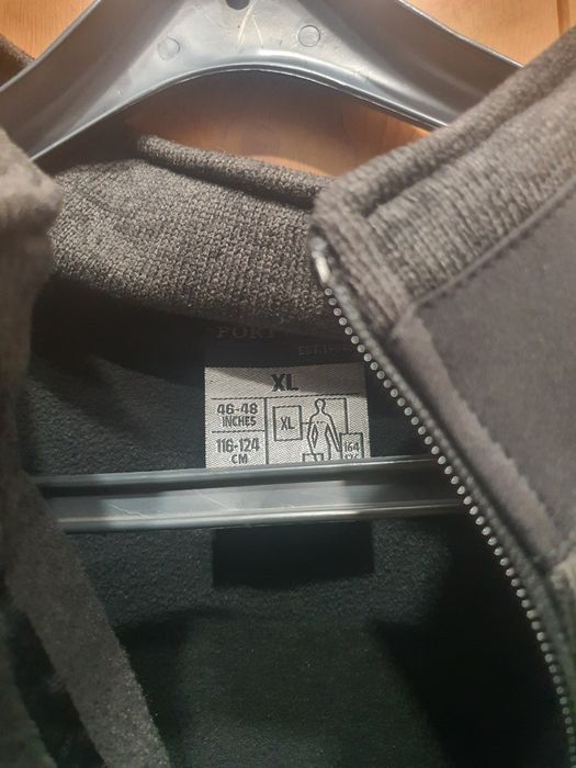 Ciemno szary softshell