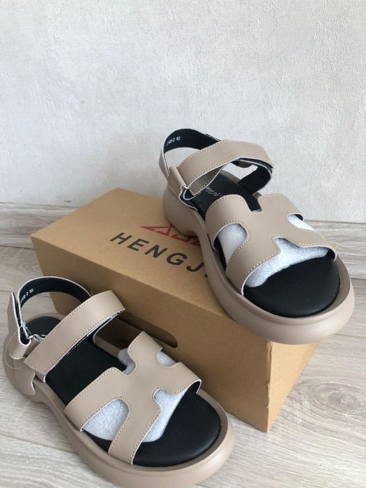 Босоніжки шкіра 40