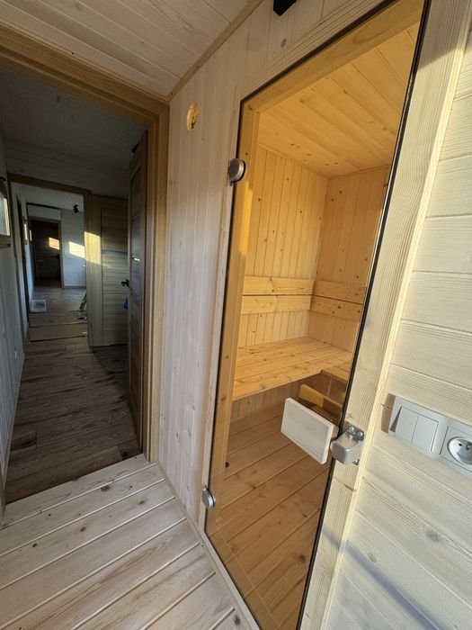 Dom  z kontenera morskiego , sauna