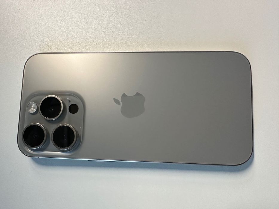 iPhone 15 pro 256gb