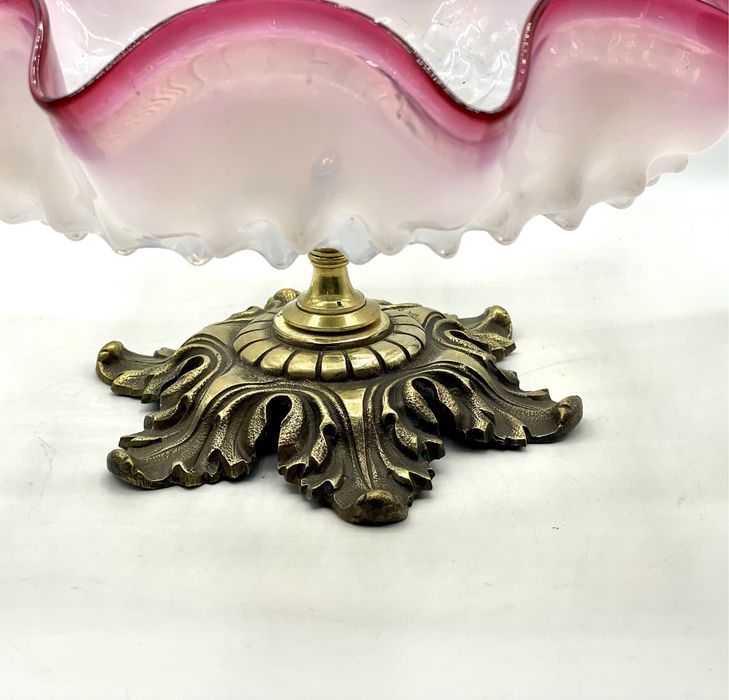 Fruteira com vidro opalino ondulado Art Nouveau