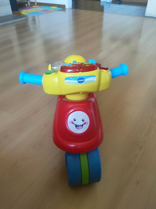 Mota criança bebe