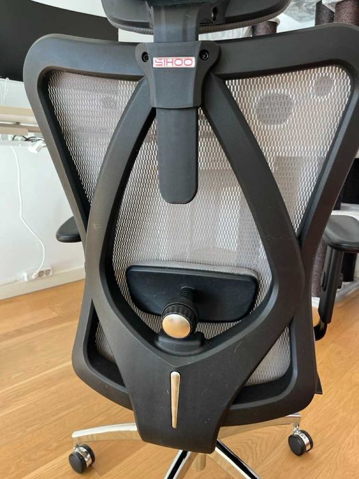 Ergonomic Mesh Office Chair with Headrest