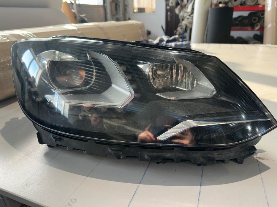 Передня права фара шаран 2