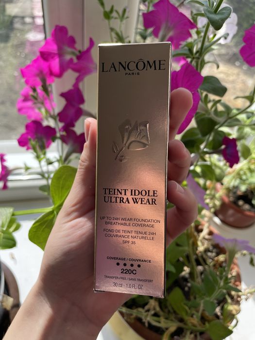 тональна основа lancome