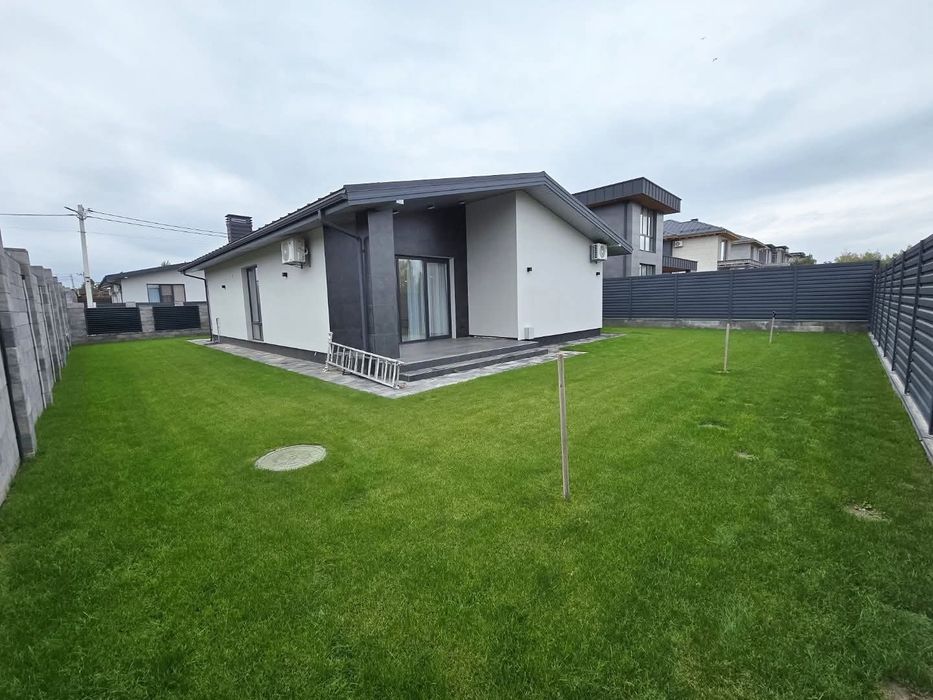 Одноповерховий будинок в КМ 141 м2 з газом новий ремонт с. Ходосівка