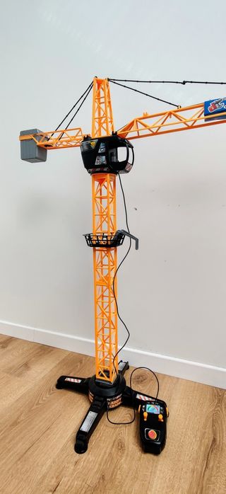 Duży dźwig na pilota