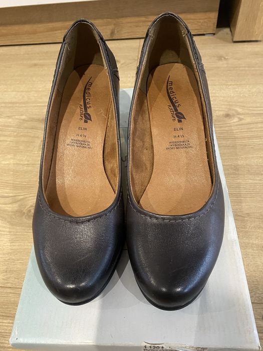 Czółenka Medicus rozm 37 na szerszą stopę