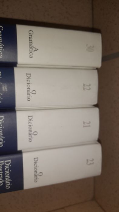 4 volumes dicionarios / gramática
