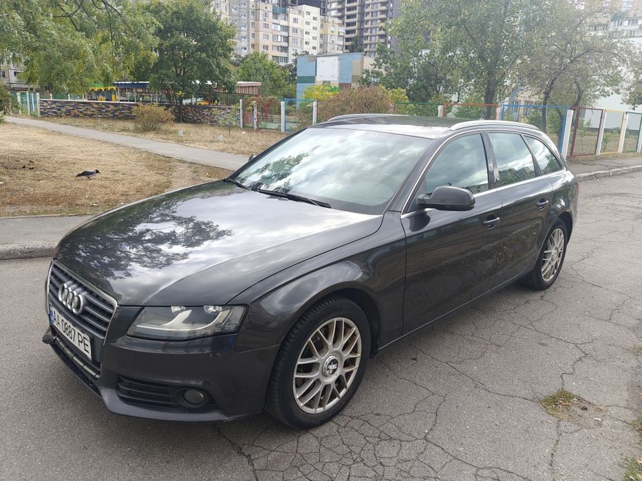 Audi A4 B8 2010, 2.0