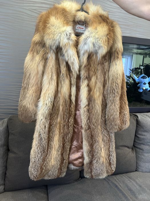 Натуральна лисяча шуба б/в