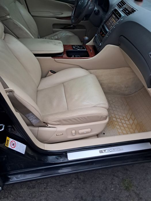 Lexus GS350.            .
