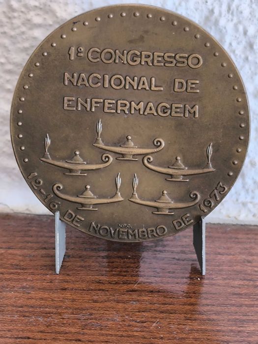 Medalha em Bronze comemorativa do 1º Congresso Nacional de Enfermagem, 12 a 16Novembro de 1973