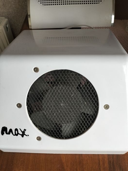 Витяжка для манікюру