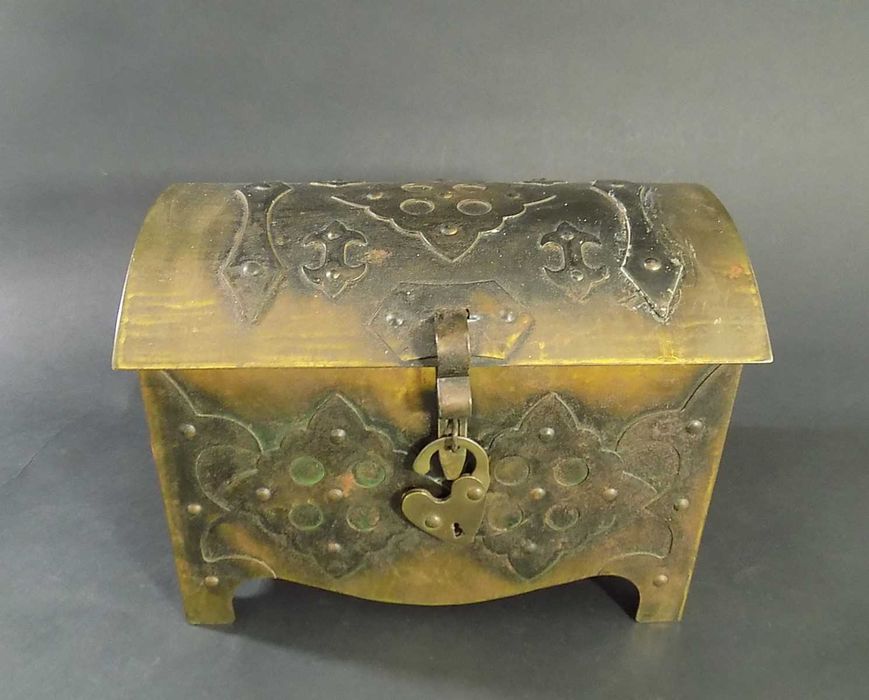 Szkatułka kuferek metaloplastyka Cz Palczewski PRL