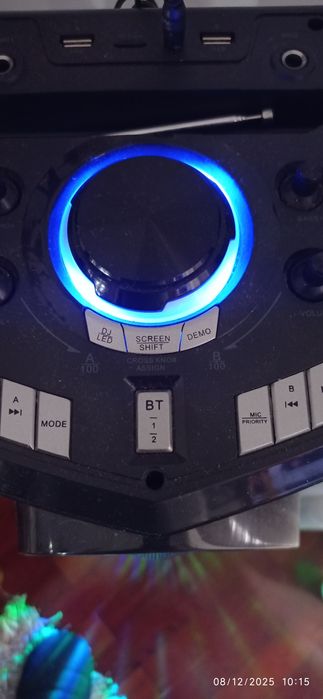 Coluna bluetooth impecável.